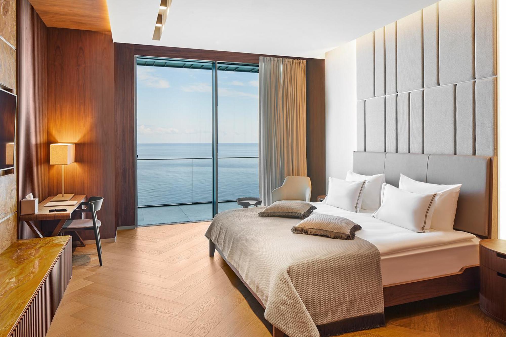 Suite, King Bed