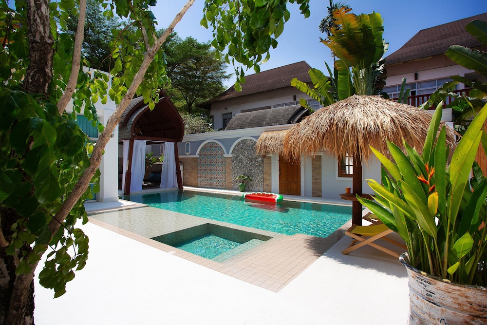 Nirvana Platinum Bbq Villa 7 Bedroom 46/50