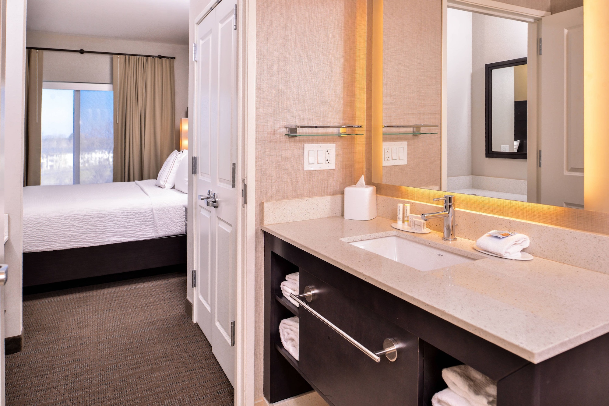 استوديو بسرير كينج مع أريكة، Residence Inn By Marriott Charlotte Steele Creek 2/2