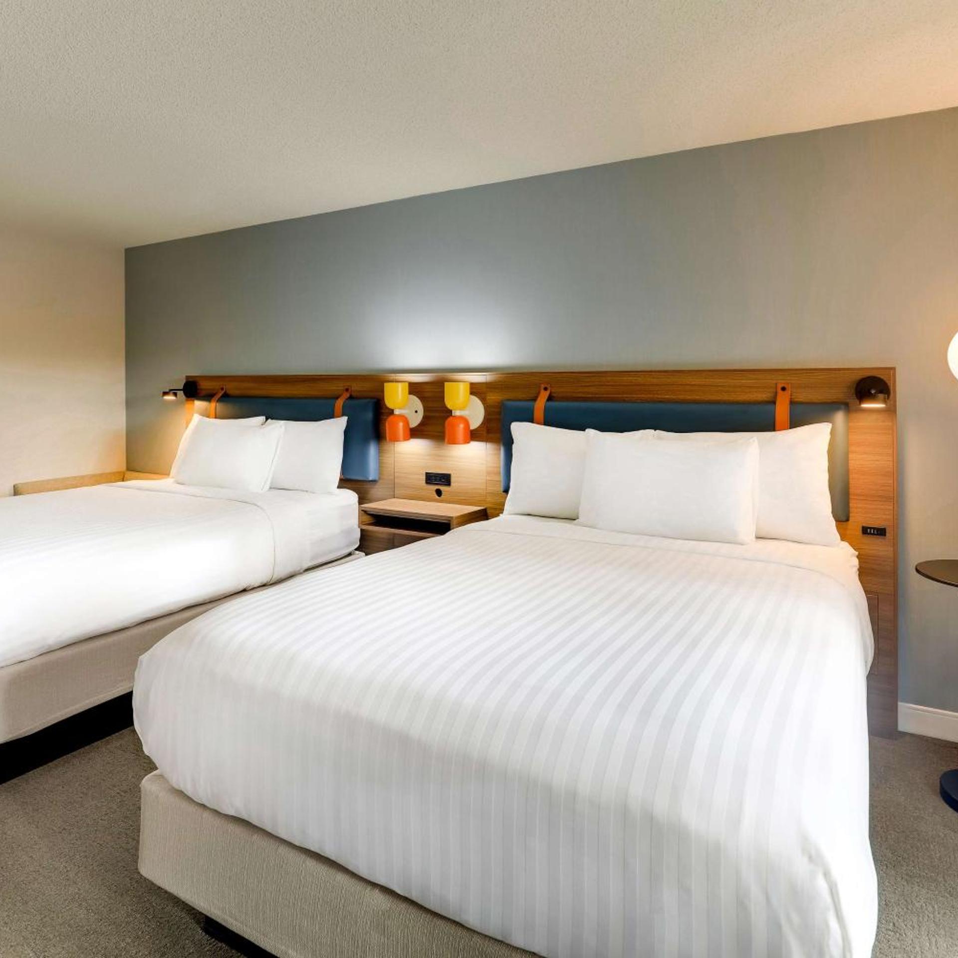 Guest Room, 2 Queen Beds, Water View, Bathtub, Accessible