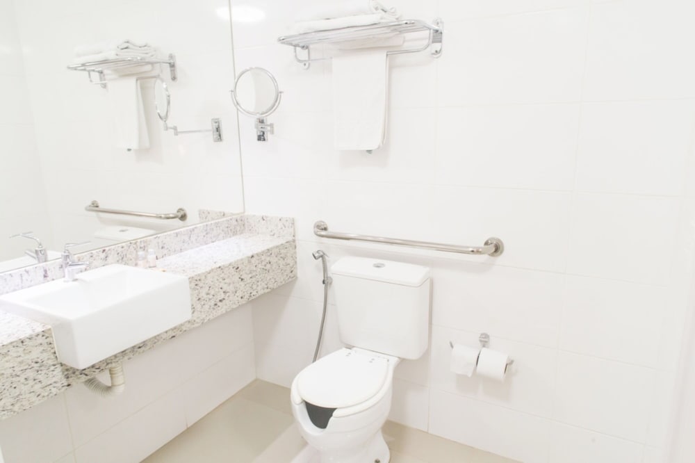 Lagoon Prime Hotel (ex DH Hotel Airport Lagoa Santa) 35/36