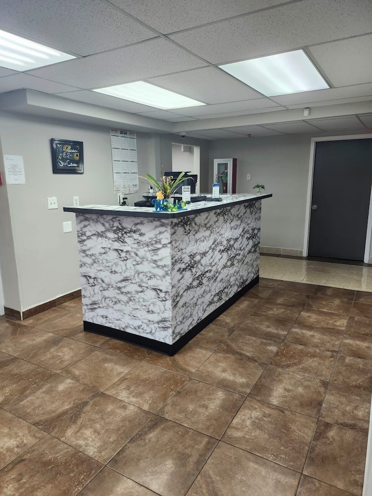 Airport Inn Flint 2/20