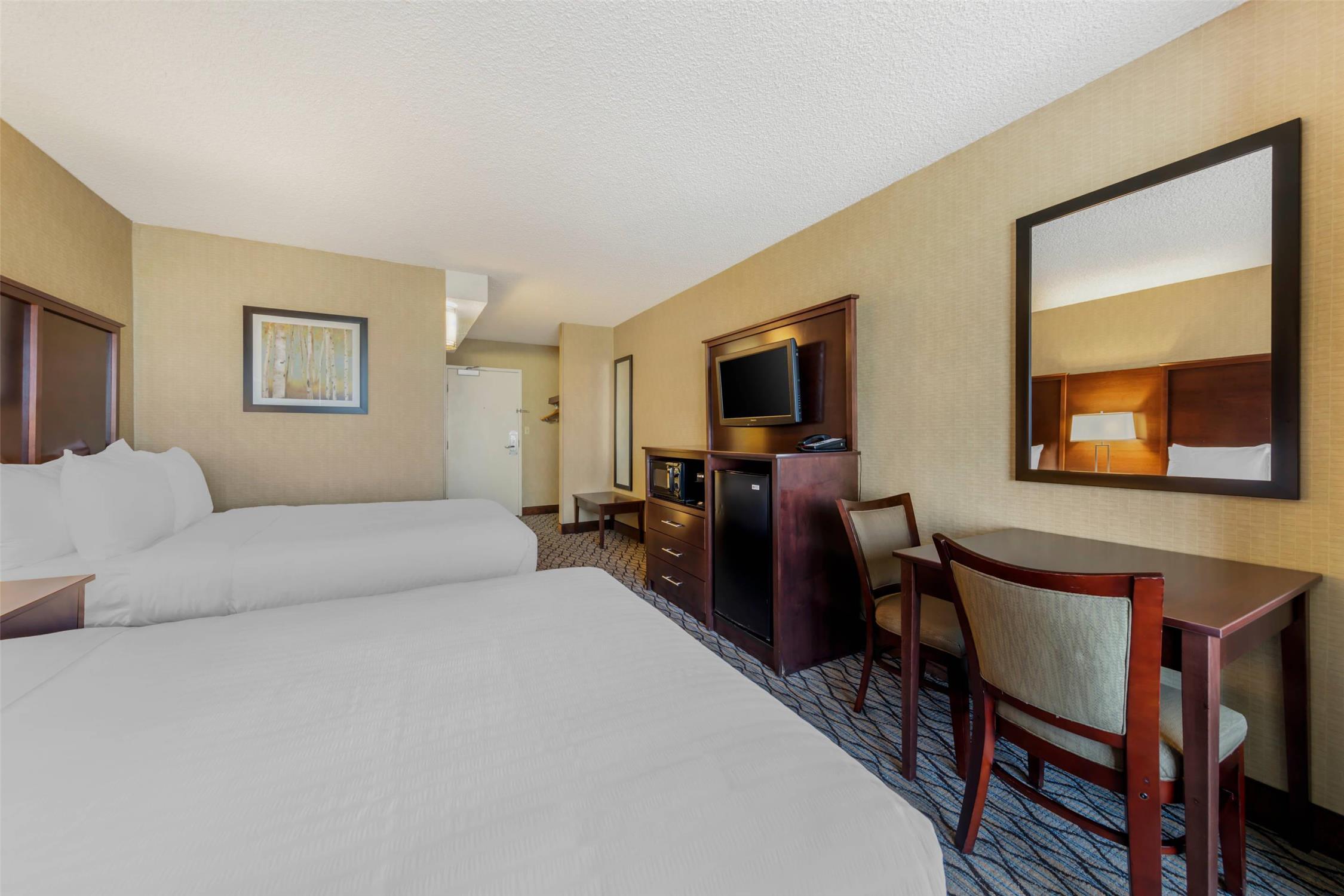 SUITE, 2 DOUBLE BEDS