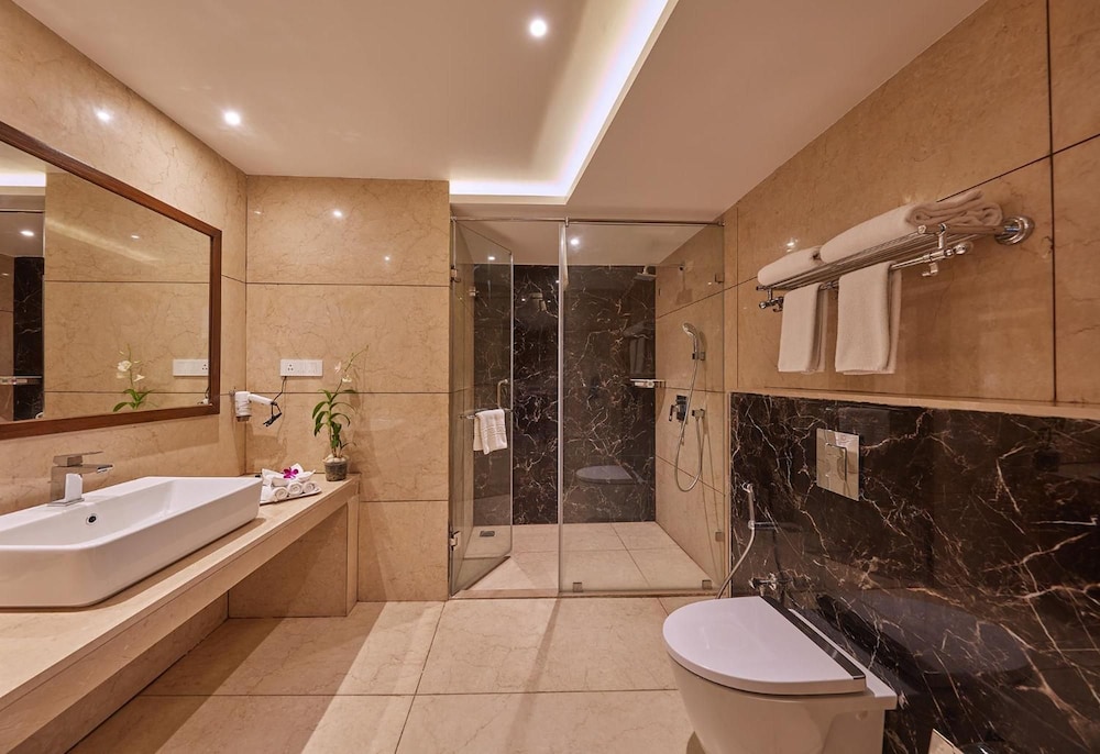 Shivas Galaxy Hotel 40/41