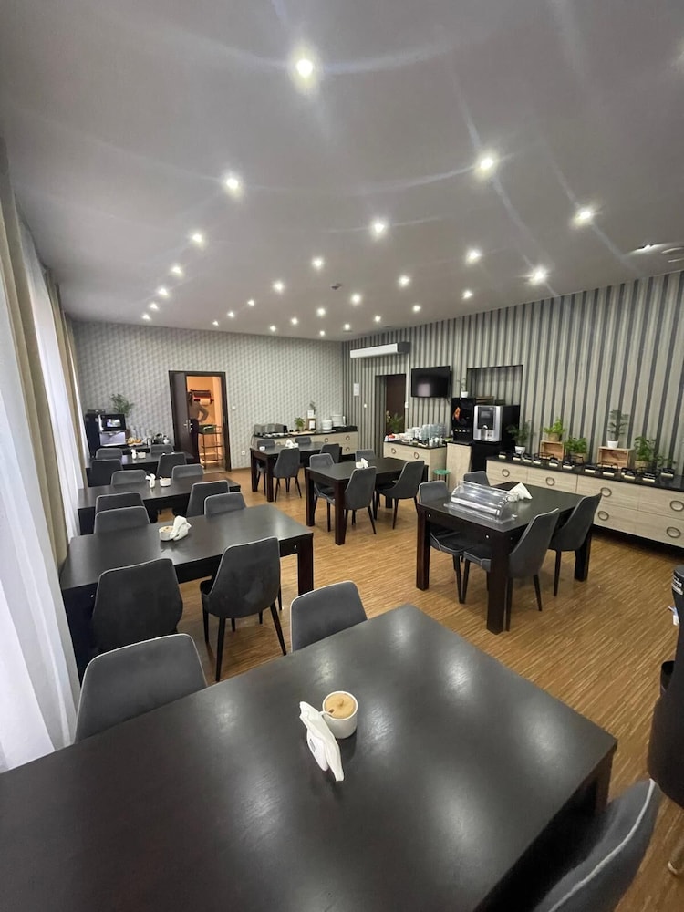 Art Hotel Sosnowiec 43/65