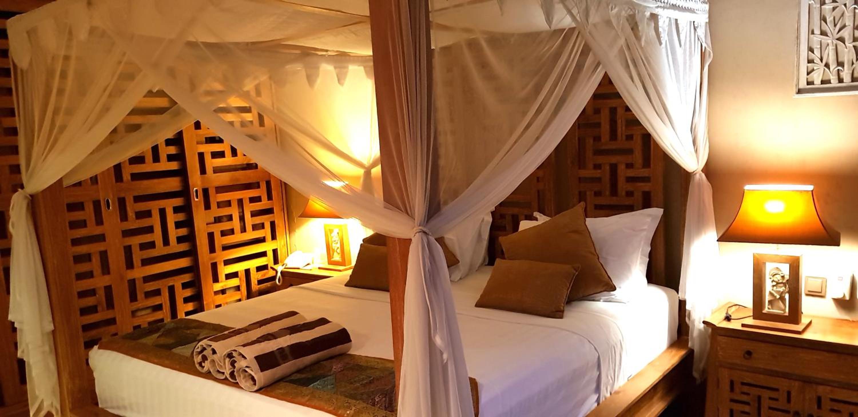 2 Bedrooms, Suite, King and Twin Beds