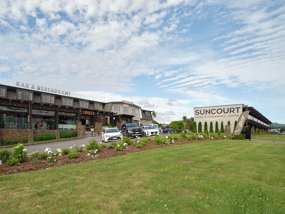 Suncourt Hotel 47/50