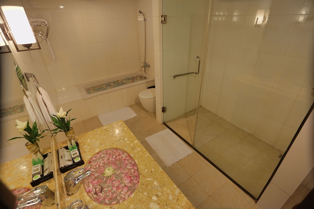 LUCKY ANGKOR HOTEL & SPA 4/50