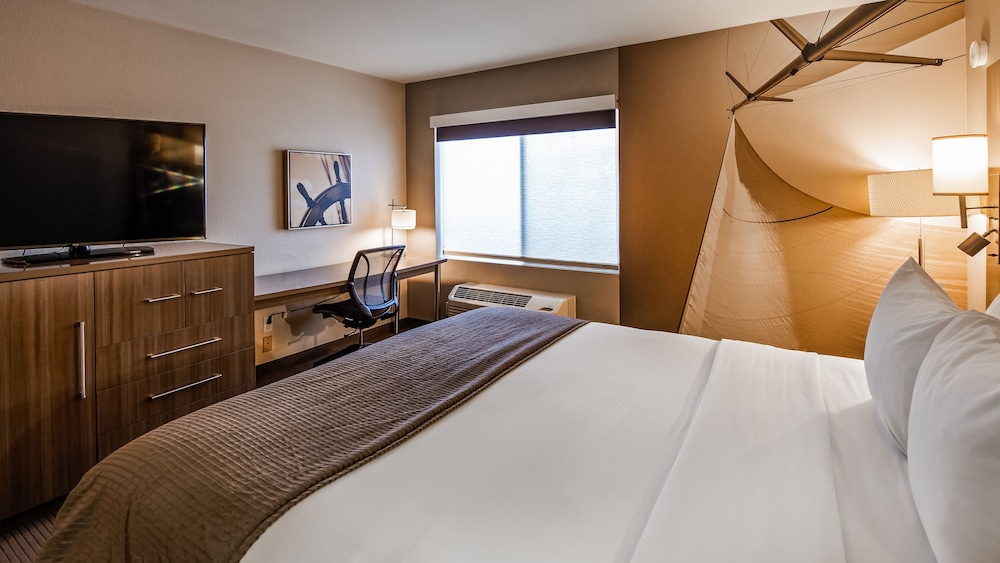 Executive Inn And Suites 15/51