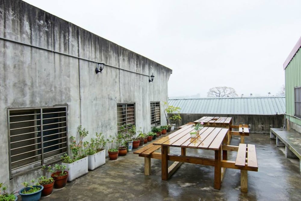 Fish Hostel 30/50