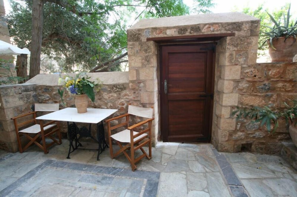 Dorovinis Monemvasia Castlehouses 2/45