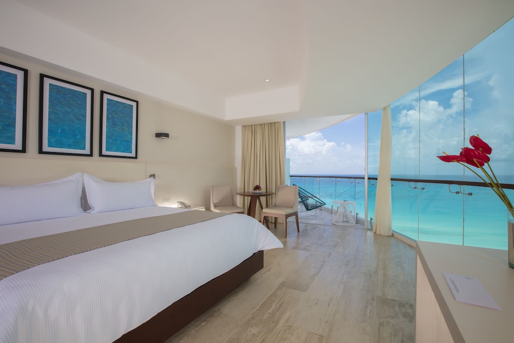 ALTITUDE, SUITE, OCEAN FRONT, CORNER