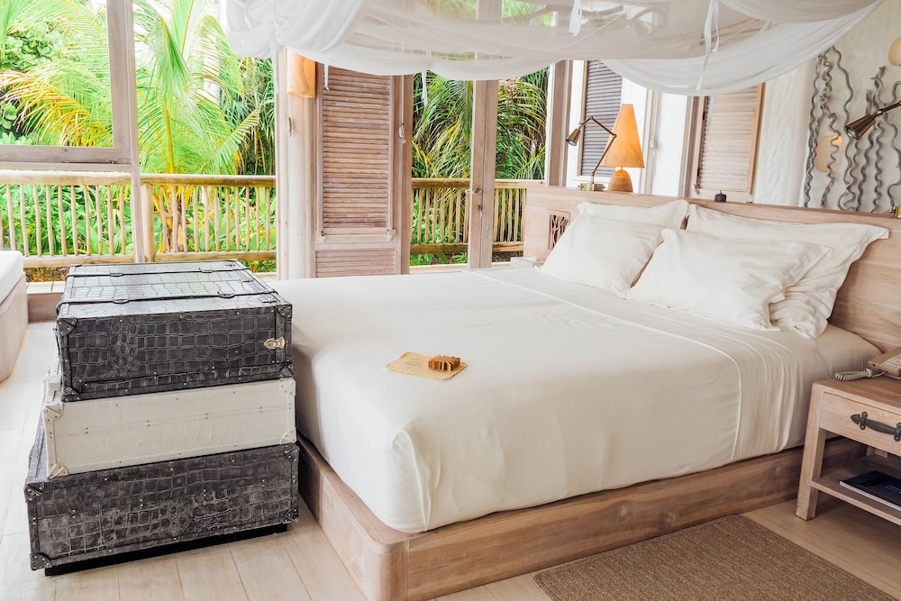 4 Bedrooms, Island, Reserve, 4 King Beds