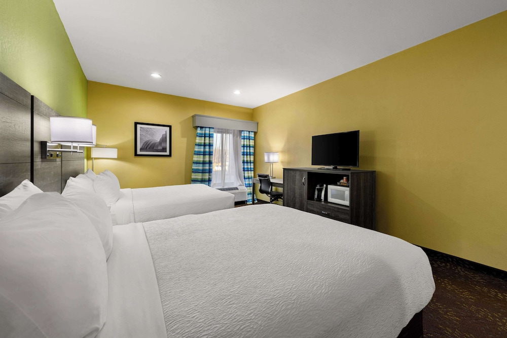 Standard, 2 Queen Beds