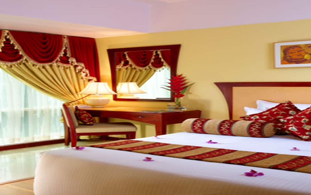Classic Sarovar Portico 25/56
