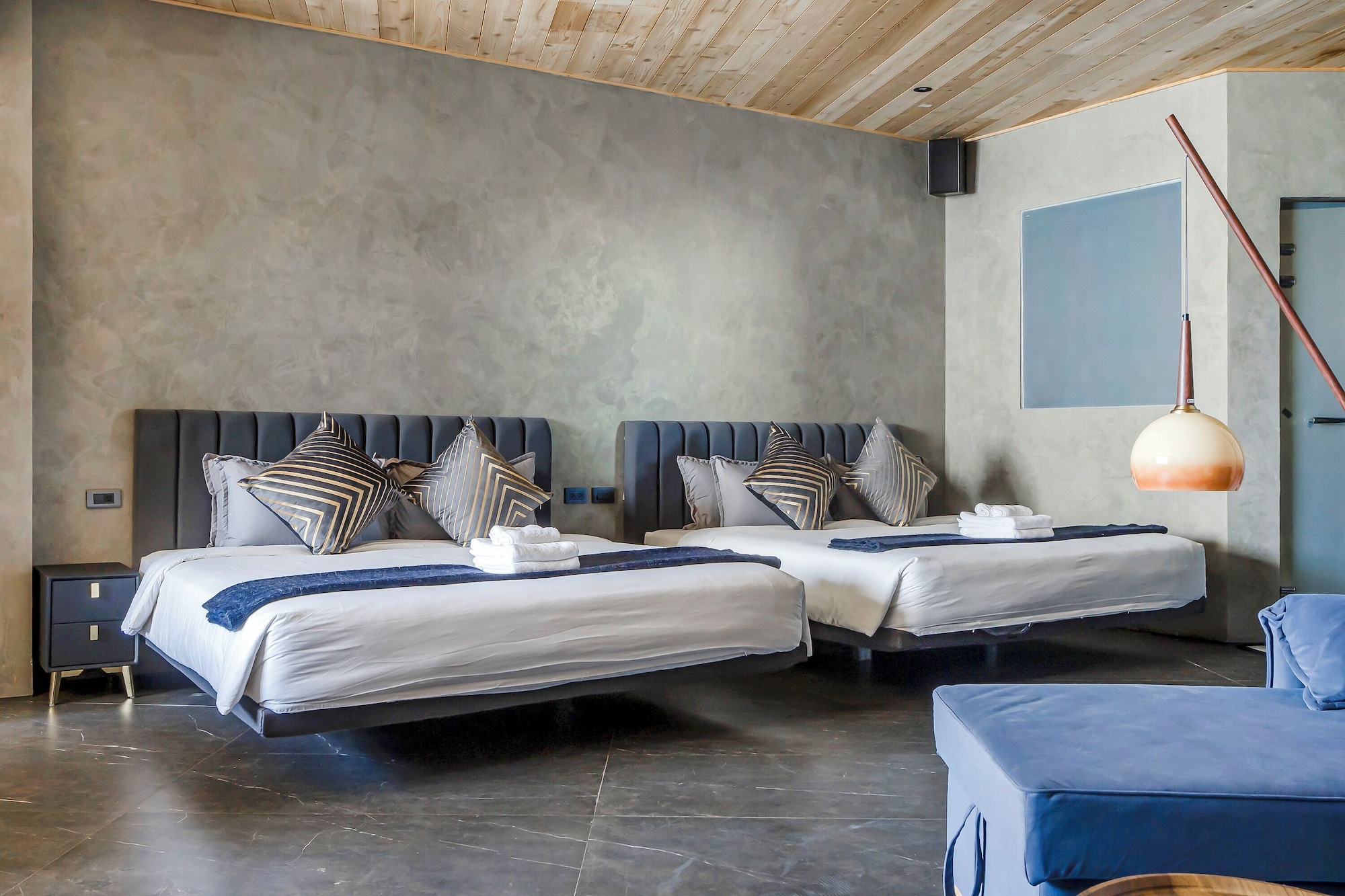 HOLIDAY HOME, 4 BEDROOMS