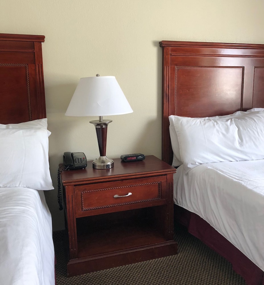 Wendover Nugget Hotel & Casino by Red Lion Hotels 12/60