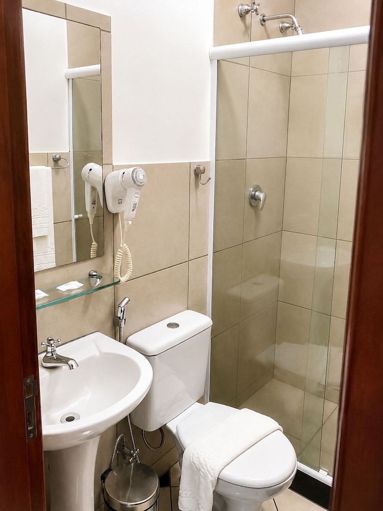 Atlantico Macae Hotel 32/34