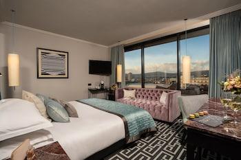 SIGNATURE, KING BED