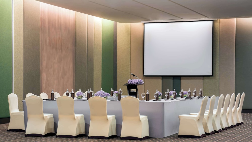 AVANI Khon Kaen Hotel and Convention Centre 59/69