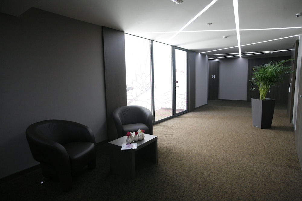 CITY HOTEL MOSTAR 53/69