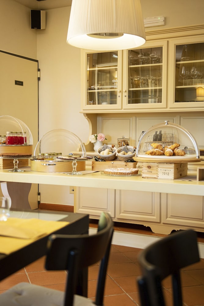 Si Montalcino Hotel & Restaurant 57/68