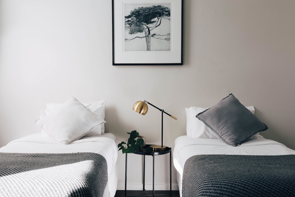 STANDARD, TWIN BEDS
