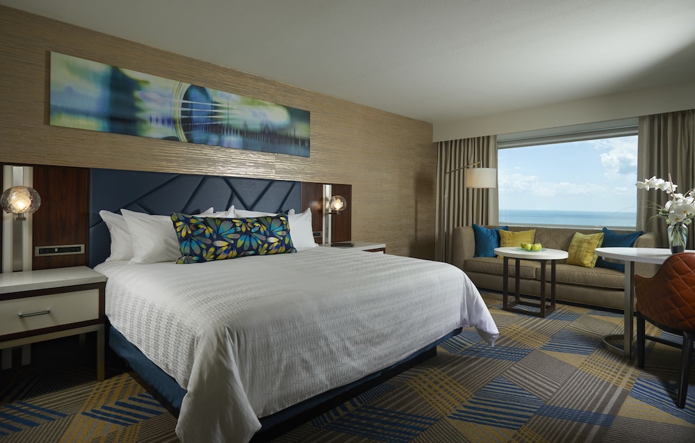 Ocean, King Bed, South Tower