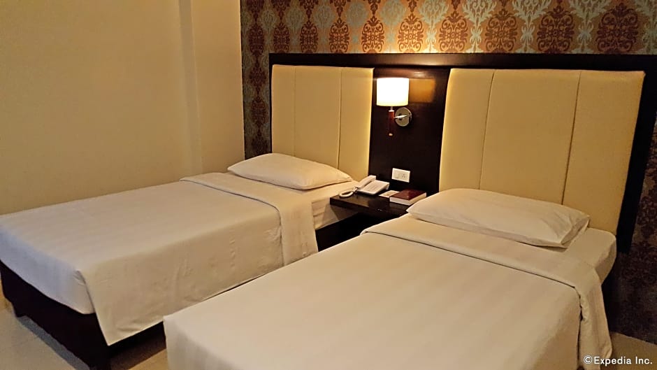 Manhattan Suites Inn 7/19