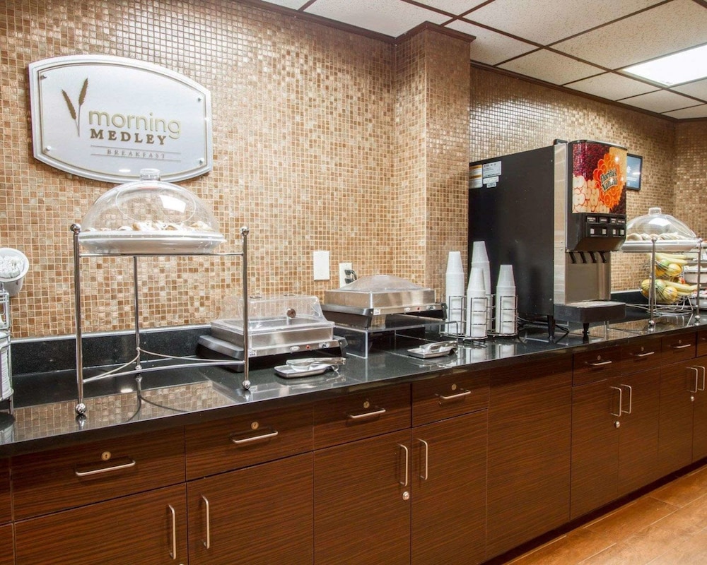 Sleep Inn Suites Buffalo Airport 29/63
