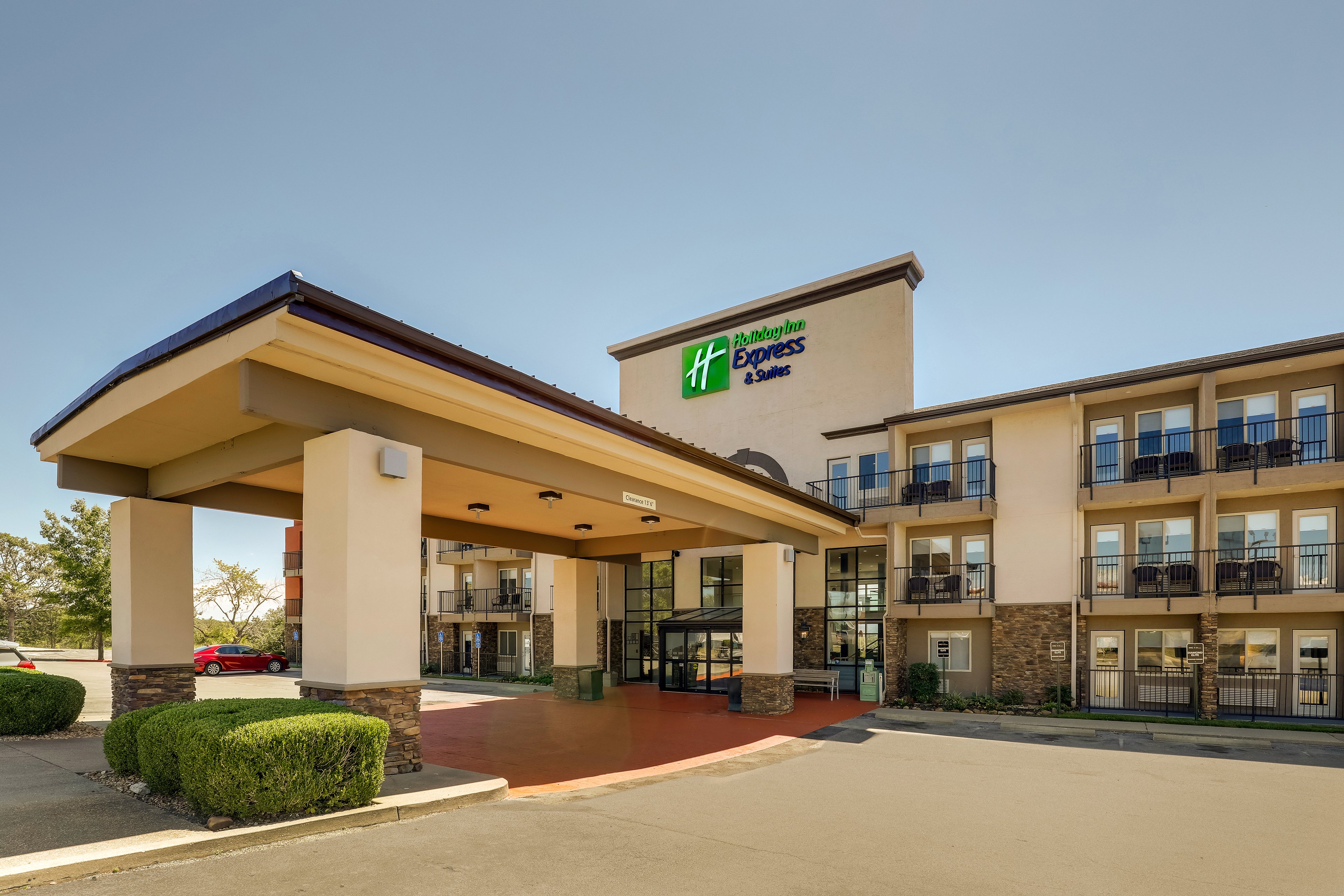 Holiday Inn Express Hotel Suites Branson 76 Cent 8/73