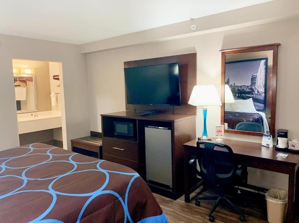 Super 8 By Wyndham Cookeville 18/23