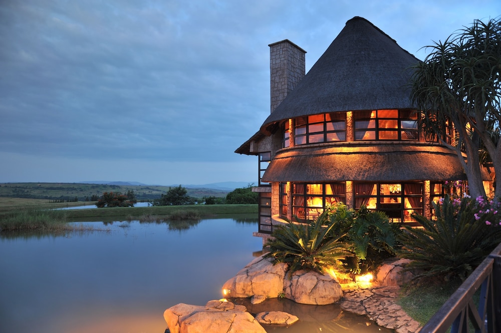 Summerfield Luxury Resort & Botanical Garden 2/44