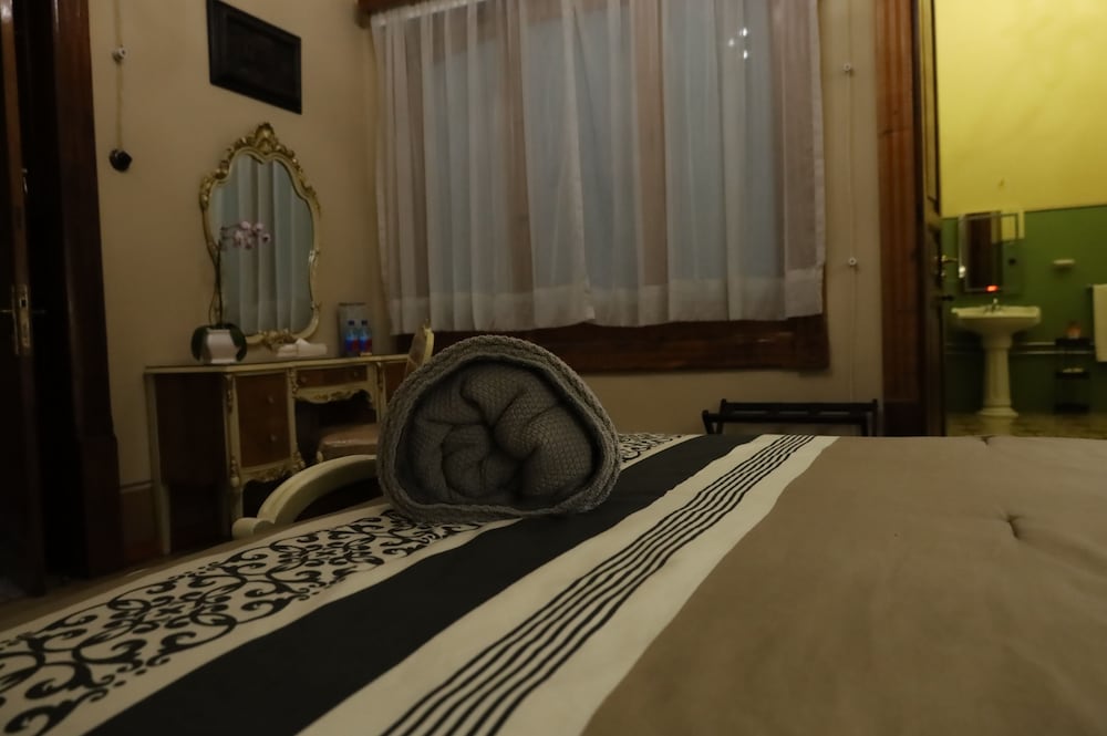 SMALL LUXURY HOTEL AZCAMI 50/50