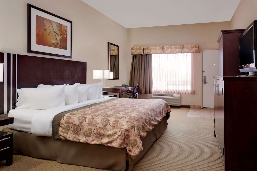 Ramada Lac La Biche 15/56
