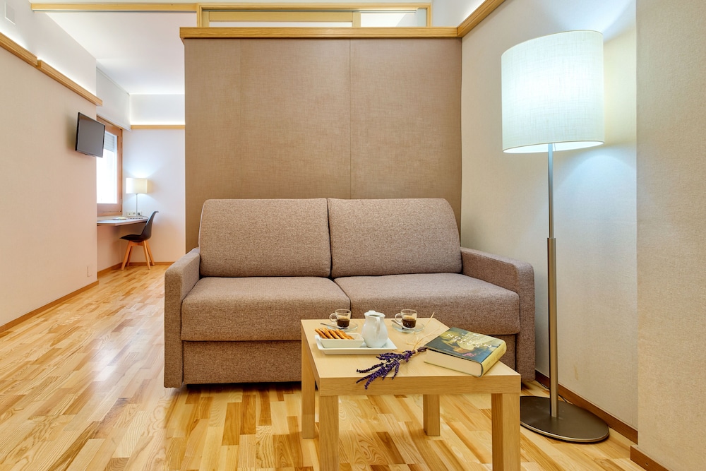 Bonanova Suite 54/58