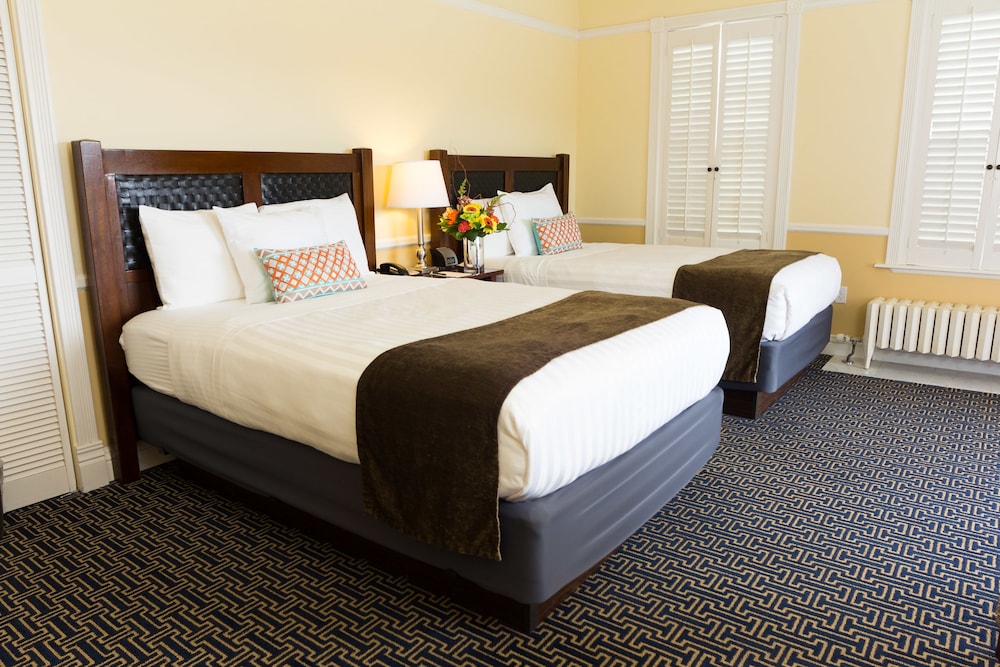 Majestic Inn & Spa 19/80