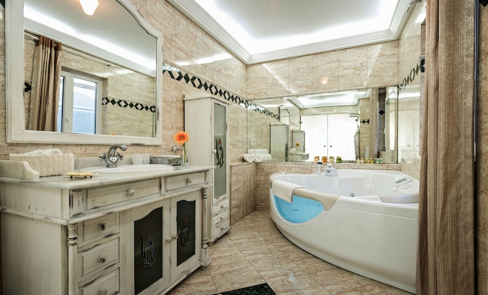 Hotel Azimut 48/50
