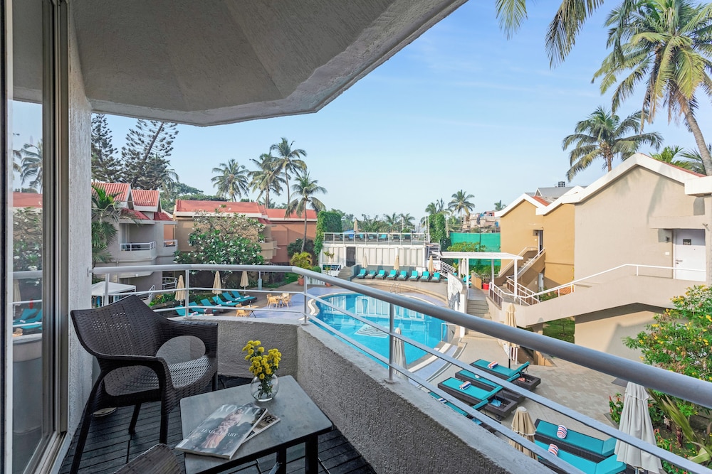 Whispering Palms Beach Resort 68/71