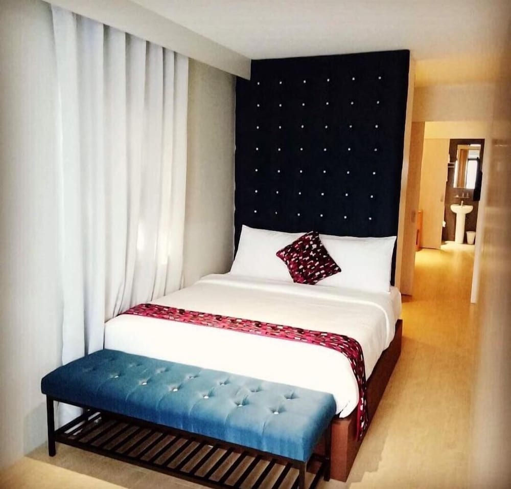 The Madeline Boutique Hotel & Suites 7/28