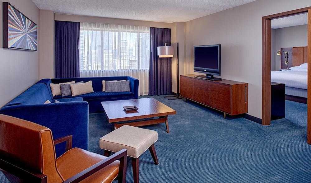 Hyatt Regency 25/59