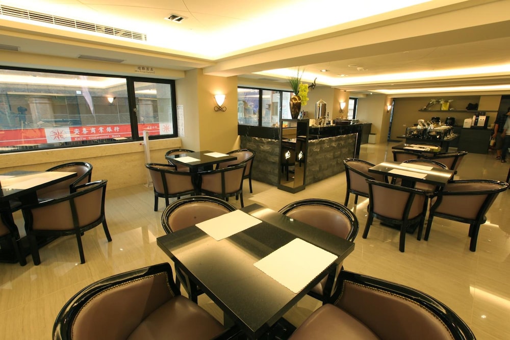 Nest Hotel 27/45