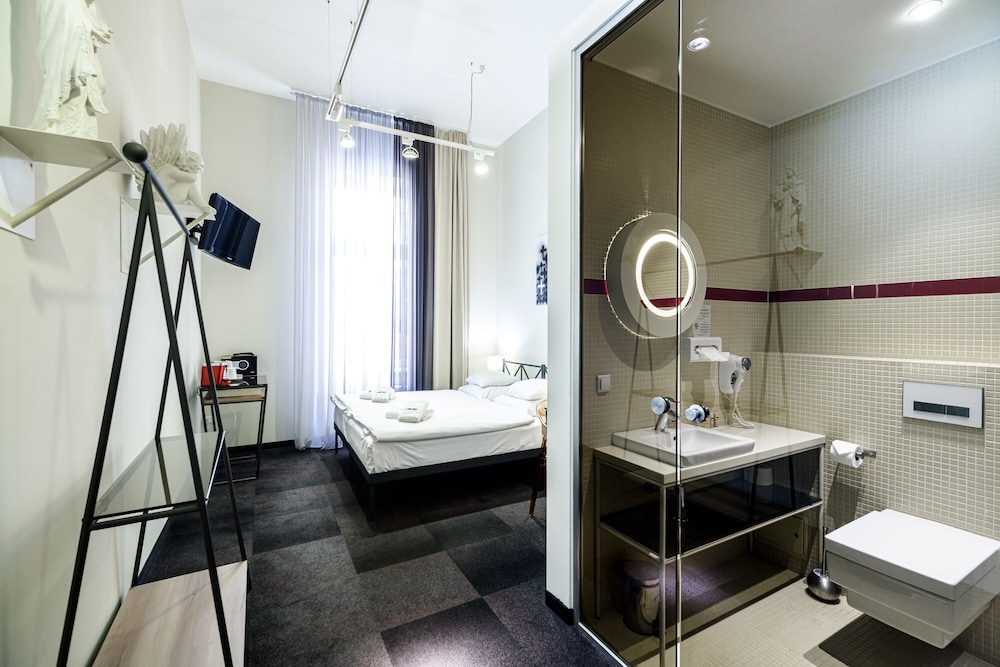 Home Aparthotel 10/58