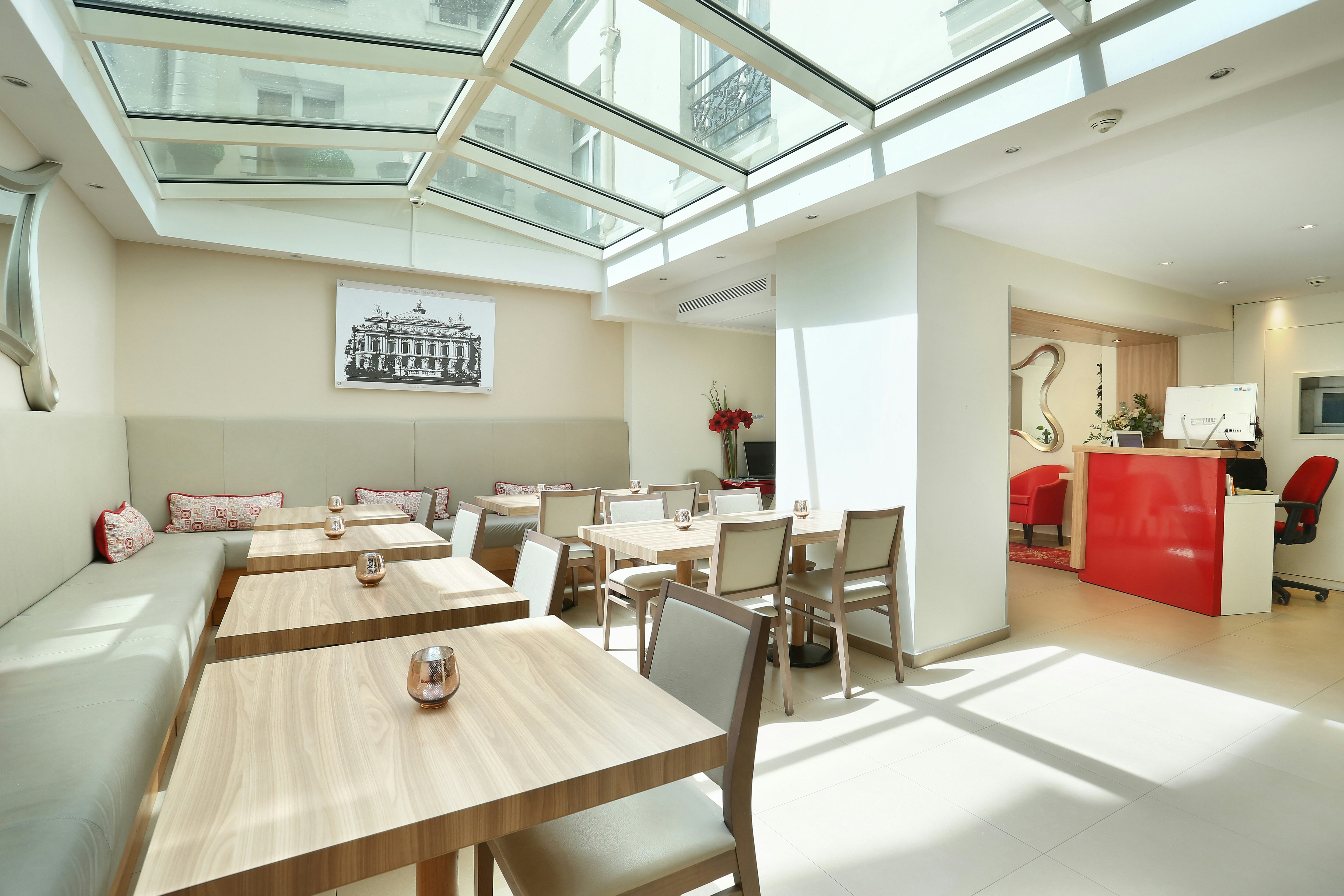 Le Grand Hotel De Normandie 23/28