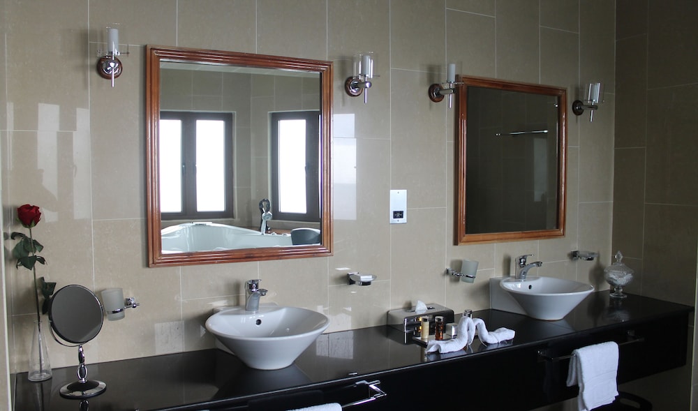 Master, Executive, Suite, King Bed