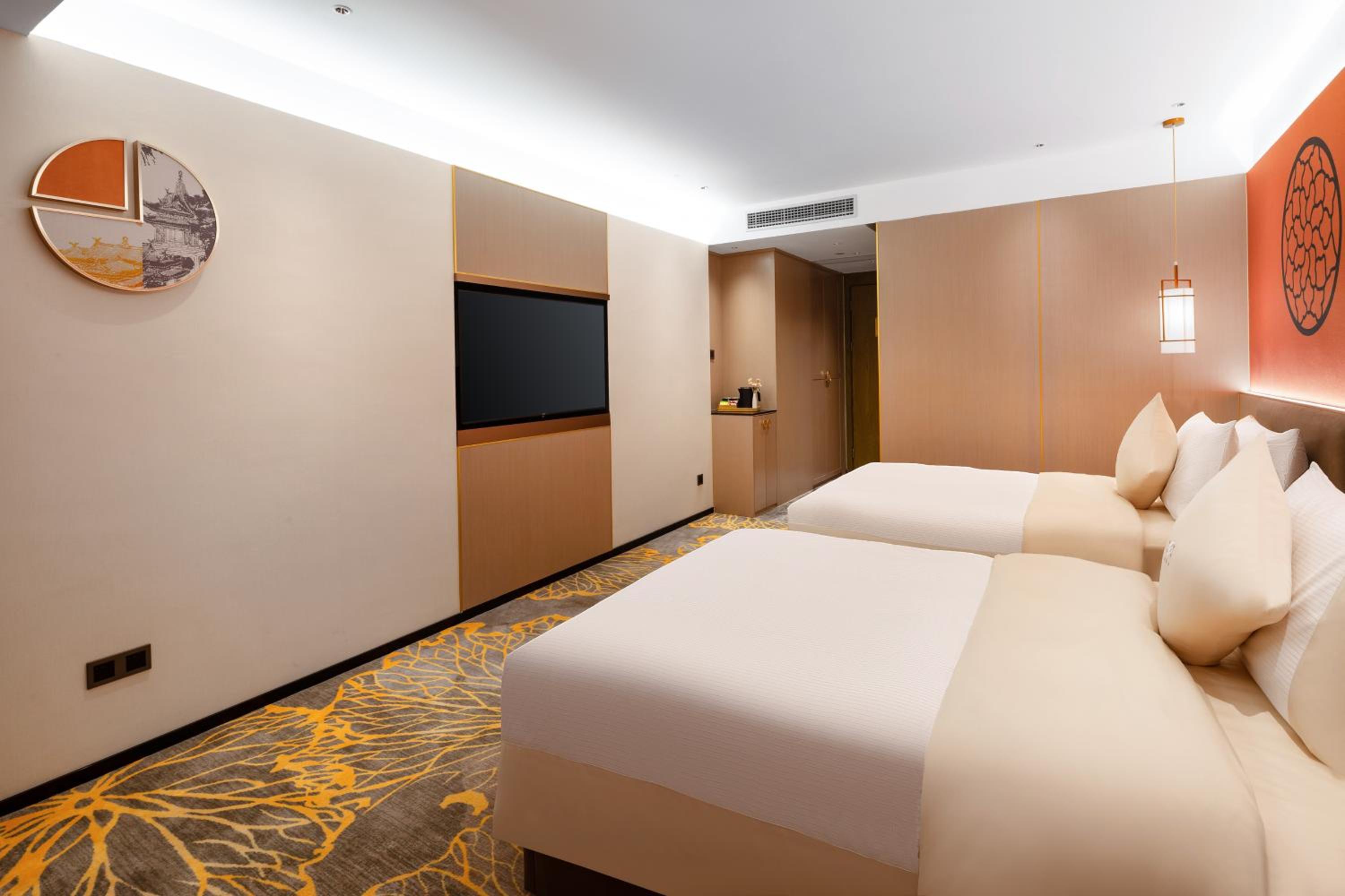 MEHOOD LESTIE HOTEL 16/53