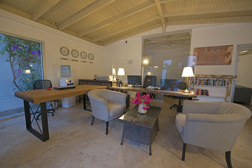 Costa Luvi Hotel 14/26