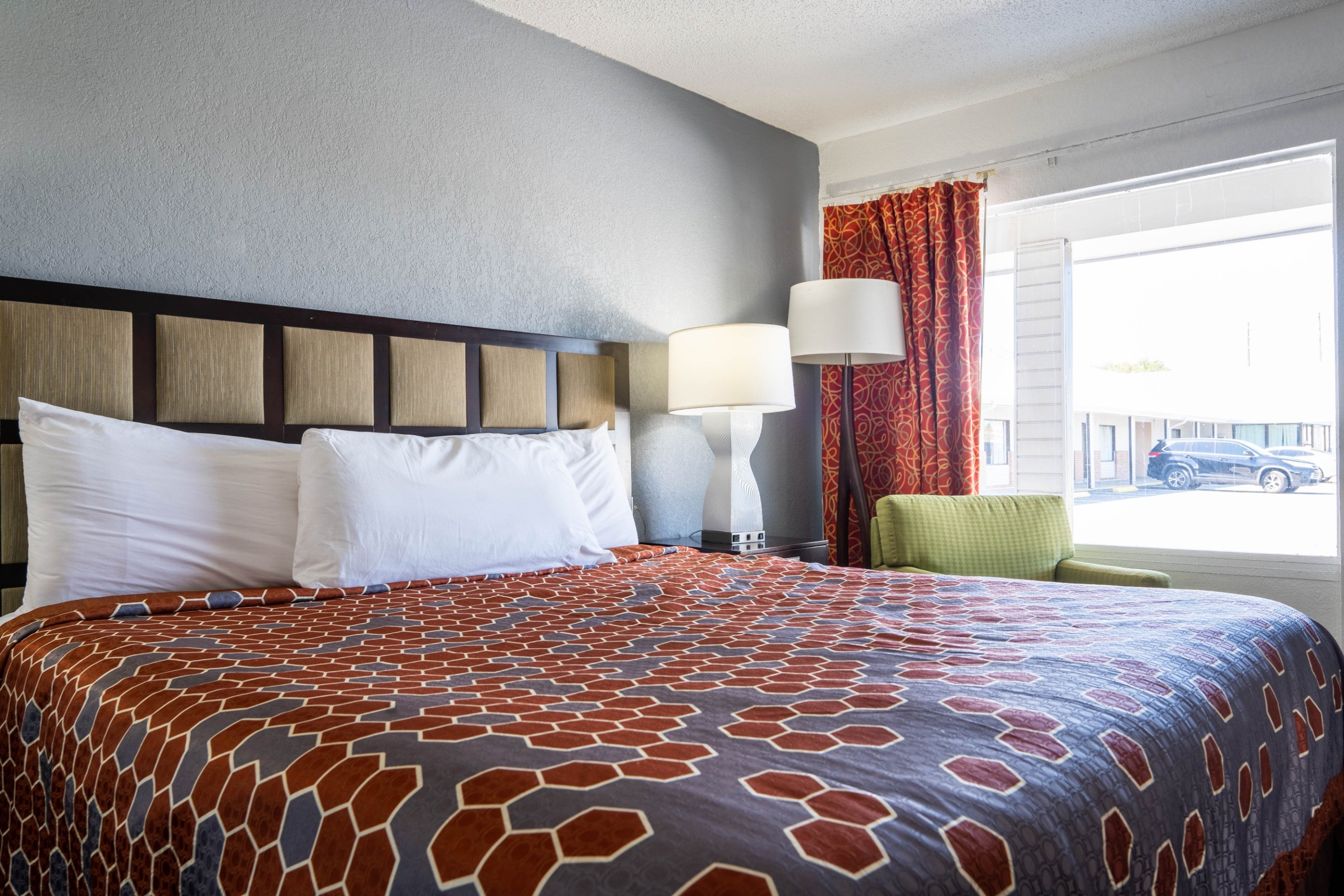 ROOM, KING BED