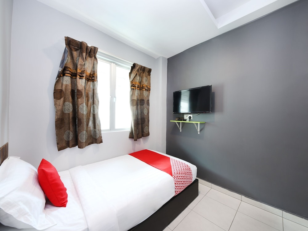 Oyo 1184 Ho Hotel 8/22
