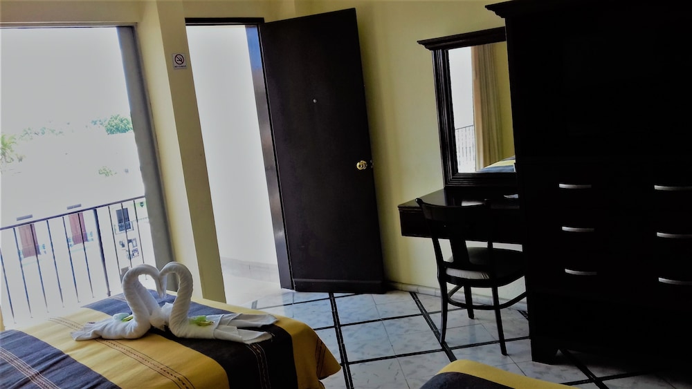 Hotel Ambassador Merida 44/72